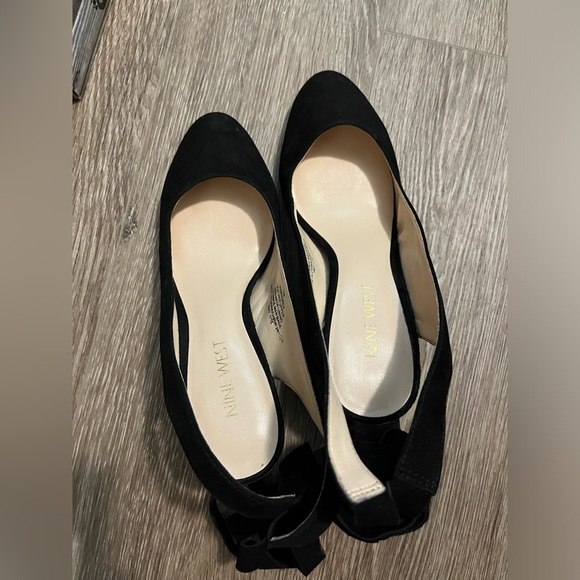 Nine West black Suede Leather cross straps heels - Picture 3 of 7